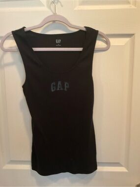 GAP Black Scoop Neck Logo Tank Womens Medium NWOT